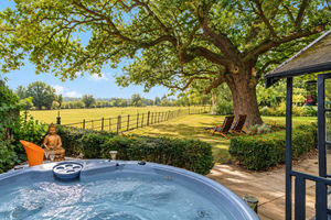 Hot tub- click for photo gallery